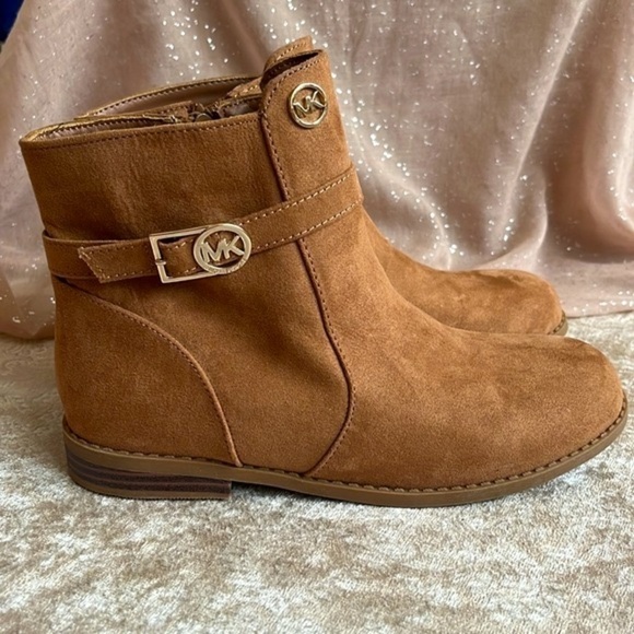 Brand New Michael Kors Ankle Bootie Zip Up Boots Round Toe Tan Gold Tone Accents - Picture 5 of 14